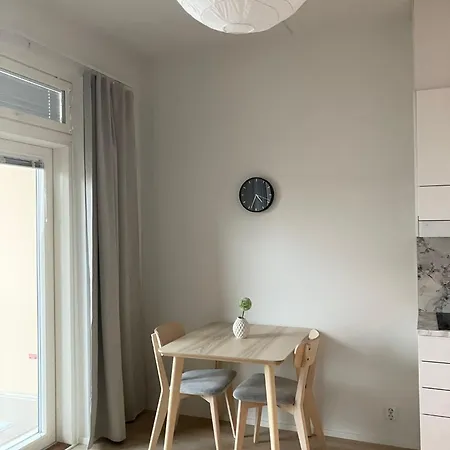 Bright /w Large Balcony At Heart Of Henttaa *